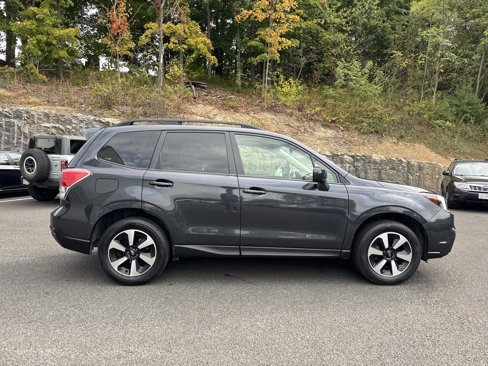 Used 2018 Subaru Forester 2.5i Premium w/ All-Weather Package image 4
