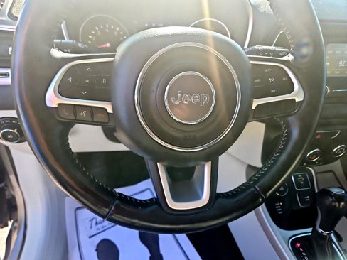 Used 2018 Jeep Compass Latitude w/ Cold Weather Group image 21