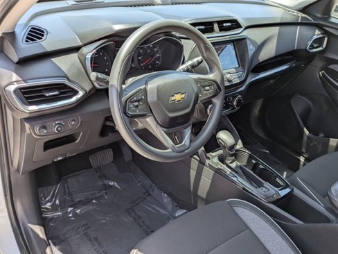 Used 2021 Chevrolet TrailBlazer LT w/ LPO, Blackout Package image 16