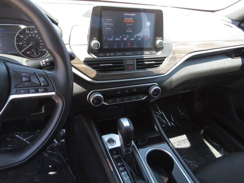 Used 2023 Nissan Altima 2.5 SV image 13