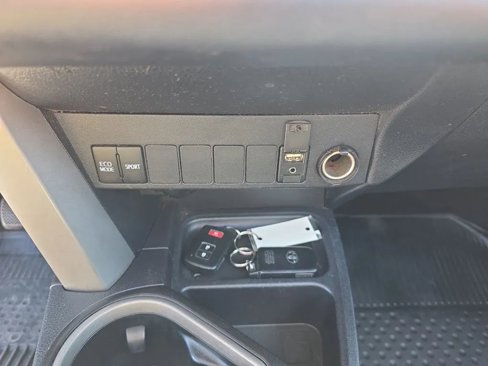 Used 2018 Toyota RAV4 XLE w/ Plus Extra Value Package image 19