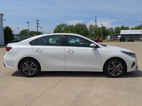 Used 2024 Kia Forte LXS image 7