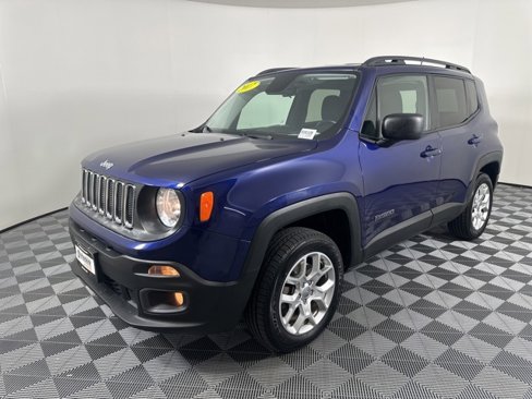Used 2017 Jeep Renegade Latitude w/ Cold Weather Group image 7