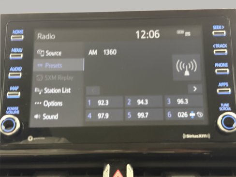 Used 2021 Toyota Corolla LE image 13