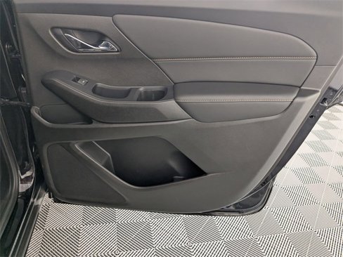 Used 2021 Chevrolet Traverse LS image 31
