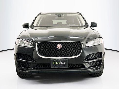 Used 2017 Jaguar F-PACE Premium image 2