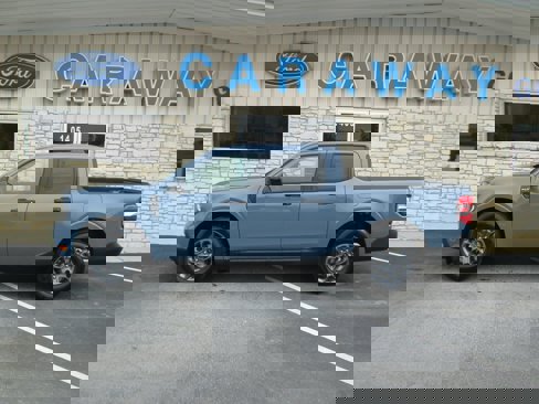 New 2025 Ford Maverick XLT image 26