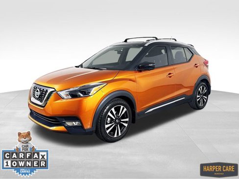 Used 2018 Nissan Kicks SR image 1