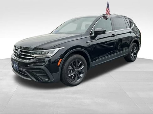 Certified 2022 Volkswagen Tiguan SE w/ Panoramic Sunroof Package image 4