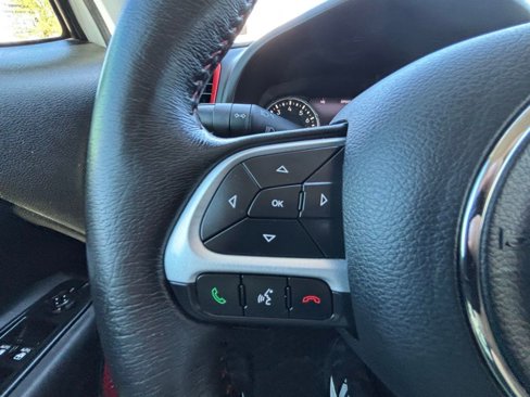 Used 2016 Jeep Renegade Trailhawk w/ Premium Trailhawk Package image 29