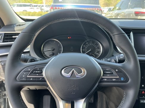 New 2025 INFINITI QX50 Luxe image 9