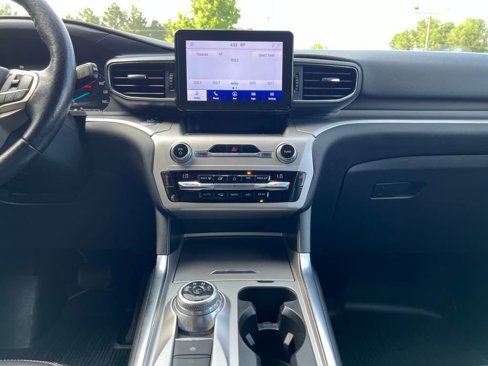 Used 2021 Ford Explorer XLT w/ Equipment Group 202A image 25