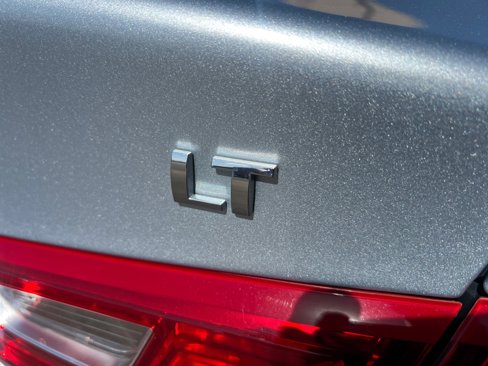 Used 2017 Chevrolet Malibu LT image 27