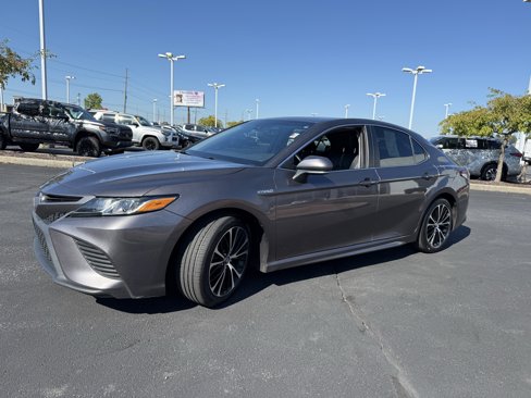 Used 2019 Toyota Camry LE image 4