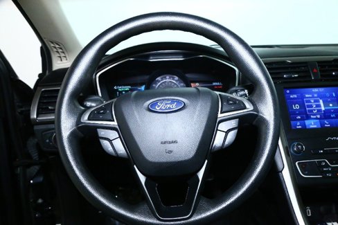 Used 2020 Ford Fusion SE image 21
