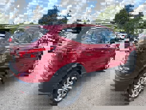 Used 2018 Nissan Rogue Sport SV image 4