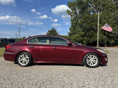Used 2012 Hyundai Genesis 3.8 image 2