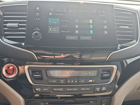 Used 2021 Honda Pilot Touring image 22