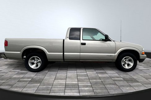 Used 2002 Chevrolet S10 Pickup LS w/ LS Preferred Equipment Group image 16