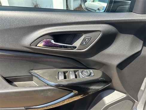 Certified 2025 Chevrolet Trax RS w/ Sunroof Package image 25