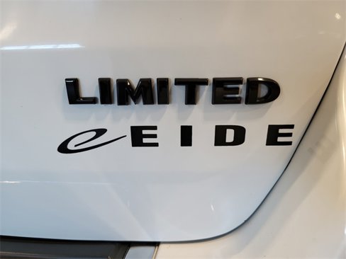 Used 2015 Jeep Grand Cherokee Limited image 29