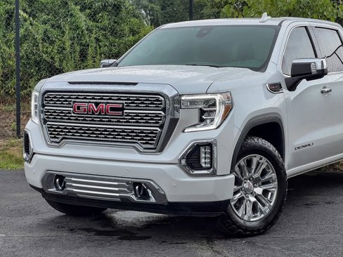 Used 2022 GMC Sierra 1500 Denali w/ Driver Alert Package II image 2