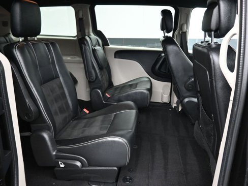 Used 2019 Dodge Grand Caravan SXT image 40