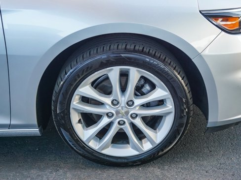 Used 2017 Chevrolet Malibu LT w/ Driver Confidence Package image 12