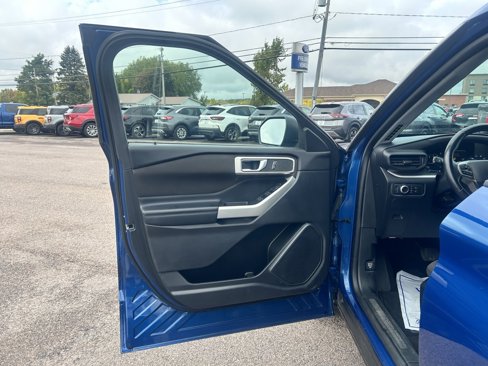 Certified 2020 Ford Explorer XLT w/ Comfort Package image 9