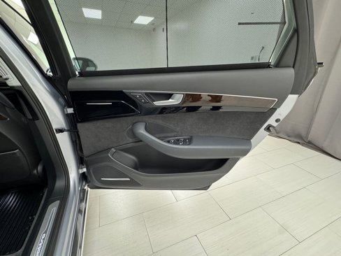 Used 2015 Audi A8 L 4.0T w/ Premium Package image 15