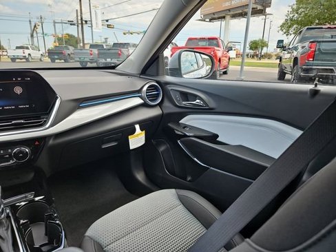 New 2025 Chevrolet Trax LT w/ Driver Confidence Package image 3