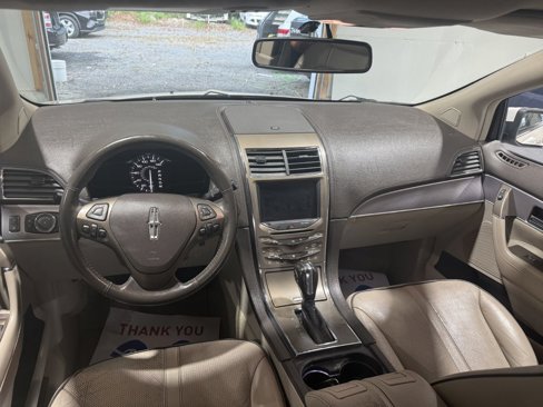 Used 2011 Lincoln MKX AWD w/ 101A Rapid Spec Order Code image 5