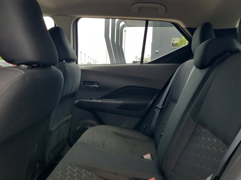 Certified 2023 Nissan Kicks SV image 12