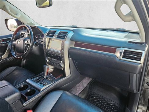 Used 2016 Lexus GX 460 image 26