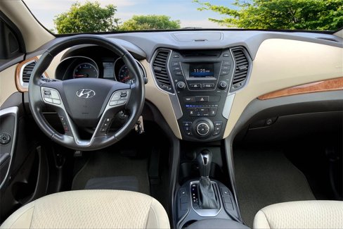 Used 2014 Hyundai Santa Fe GLS image 7