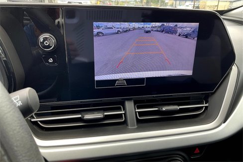 Used 2025 Chevrolet Trax LS image 21