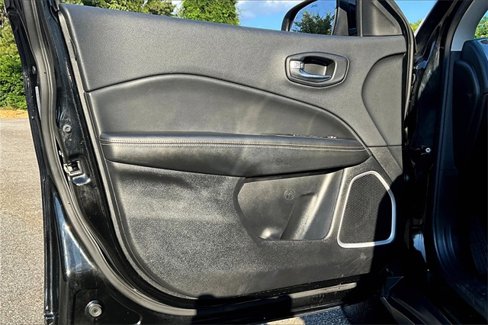 Used 2020 Jeep Compass Latitude image 20