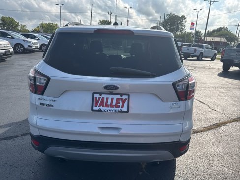 Used 2017 Ford Escape SE w/ Equipment Group 201A image 4