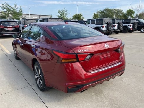 Used 2022 Nissan Altima 2.5 SV w/ SV Premium Package image 8