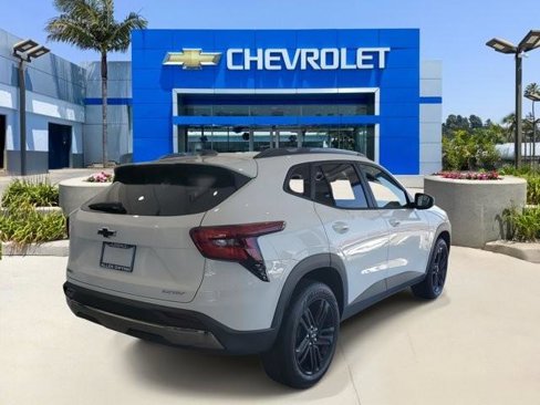 New 2025 Chevrolet Trax ACTIV w/ Driver Confidence Package image 2