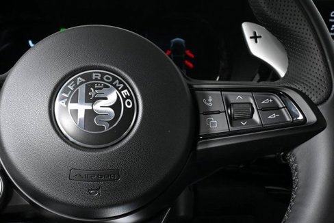 New 2024 Alfa Romeo Tonale Veloce image 12
