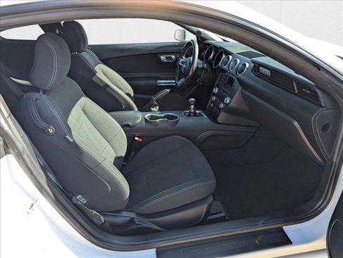 Used 2018 Ford Mustang Coupe image 20