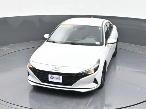 Used 2022 Hyundai Elantra SE image 65