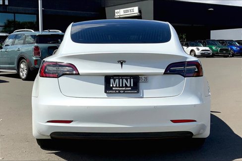 Used 2020 Tesla Model 3 Standard Range image 4
