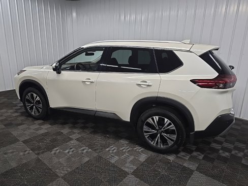 Used 2021 Nissan Rogue SV w/ Premium Package image 4