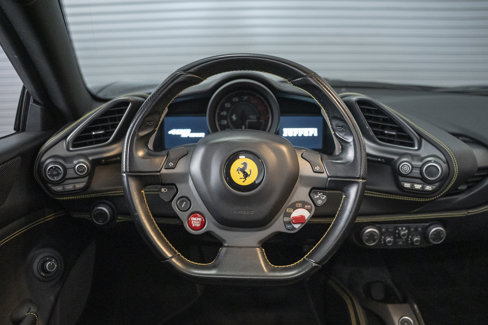 Used 2018 Ferrari 488 Spider image 31