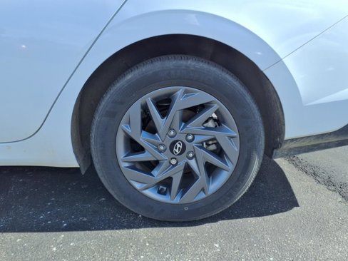 Certified 2024 Hyundai Elantra SEL image 20