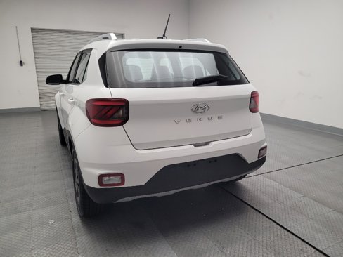 Used 2023 Hyundai Venue SEL image 6