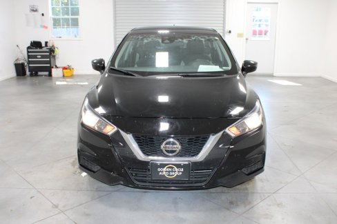 Used 2022 Nissan Versa SV image 2