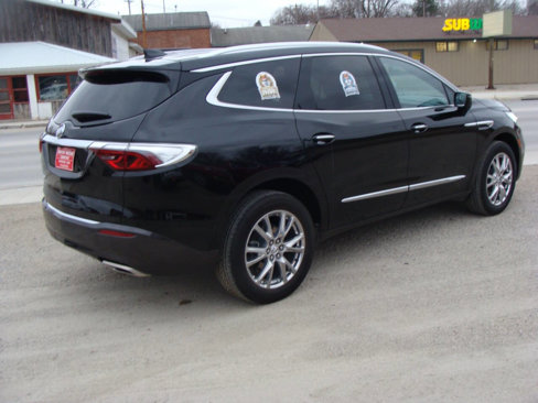Used 2024 Buick Enclave Essence w/ Technology Package image 4
